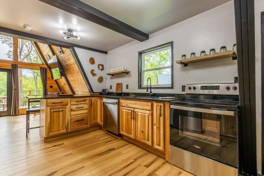 Valhalla Cabins Aframes With Hot Tubs & Sauna Cosby Bagian luar foto
